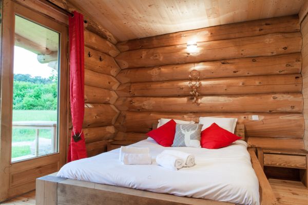 trapper's cabin in Domaine EcÔtelia glamping site