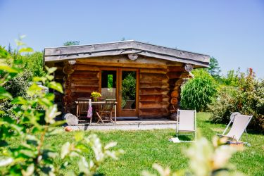 Sleep in a Trapper's Cabin in Gironde, in Domai...