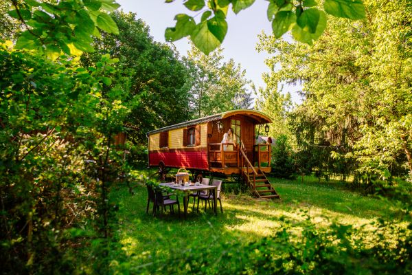 panier repas dans une cabane dans les arbres Domaine Ec&Ocirc;telia h&eacute;bergement insolite