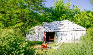 Sleep in a Caidal Tent for a Glamping weekend in Gironde, in Domaine Eco&Ocirc;telia