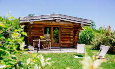 Sleep in a Trapper's Cabin in Gironde, in Domaine Ec&Ocirc;telia