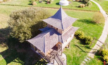 Take a break in a Perched Temple with Spa in Gironde in Domaine Ec&Ocirc;telia